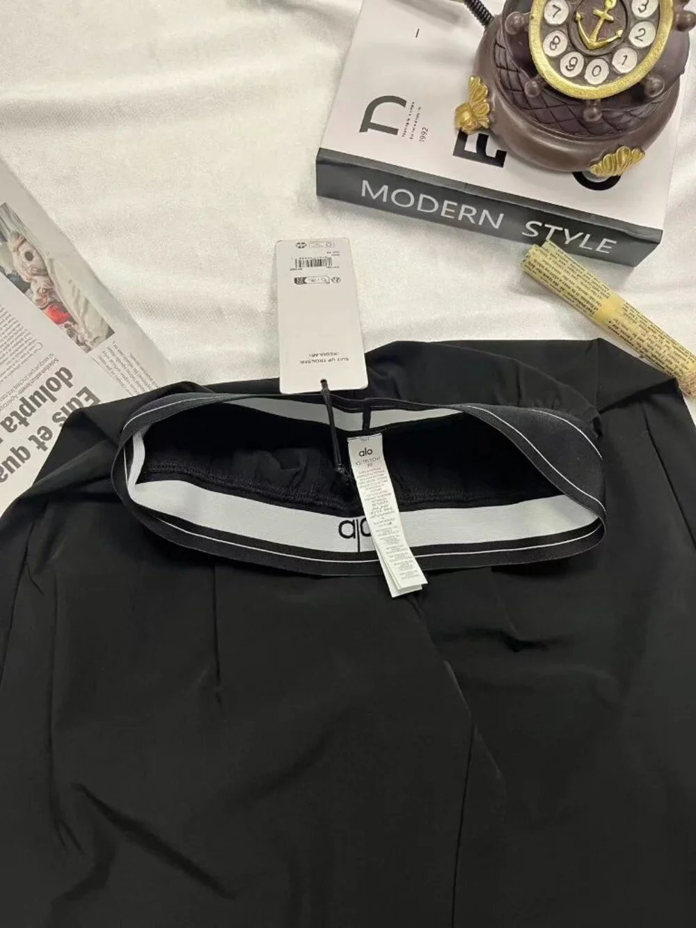 🥘NWT Black ALO Yoga Suit Up Trouser  (Regular)🖤 Simple and elegant
